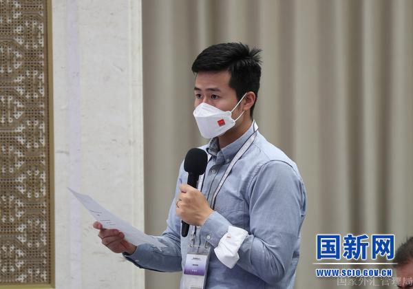 e6e63ad10673439aa9aac48992139400.jpg 中国新闻社记者提问_large.jpg